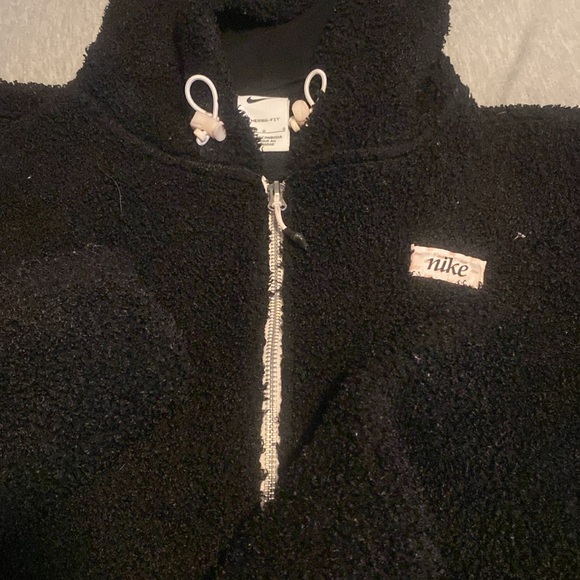 Size large therma-fit zip up jacket. Nike brand hardly worn Sherpa jacket - Picture 5 of 5
